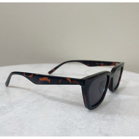 JOOX Tortoise Trendy Square Cat Eye Sunglasses - Picture 2 of 7